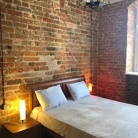 Loft Apartment Rynok Sqr 19 Апартаменти *